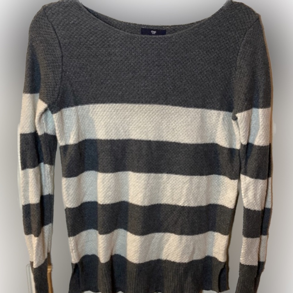 5/20$❤️‍🔥 GAP💫 Women’s Gray/White Striped Causal Long Sleeve Sweater